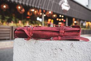 Étui de rangement pour couteaux de chef en cuir véritable robuste, protection anti-odeur, design personnalisé pour les voyages culinaires LSKR-0053 - Product Image 2