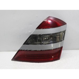 ไฟท้ายขวามือสองสำหรับรถ S-class รุ่น A2218200264 - Product Image 1