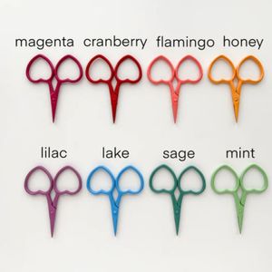 Ciseaux à broder arc-en-ciel Cat Snips de Kelmscott Designs - Product Image 5