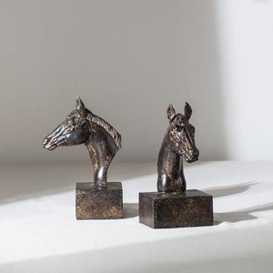 Juego de sujetalibros con cabeza de caballo moderno, acabado en nogal, soporte decorativo para libros con diseño de animal, organizador de escritorio de lujo, personalización disponible. - Product Image 1