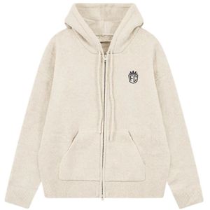 Sudadera con Capucha Beige de Punto con Cierre y Emblema, Sudadera Cómoda y Elegante para Hombre y Mujer, Perfecta para Uso Casual y Diario - Product Image 1