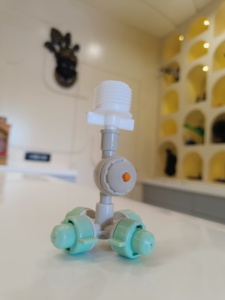 Buse de brumisation à 4 voies, micro-asperseur en plastique, brumisateur réglable, connecteur d'arrosage pour l'irrigation des serres et des jardins - Product Image 5