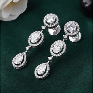 Boucles d'oreilles pendantes en or rose plaqué or 14 carats avec micro-pavé halo, serties de diamants de laboratoire multi-formes taille émeraude de 6,74 carats, idéales pour les mariages - Product Image 4