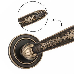 Poignée de porte vintage en laiton foncé Ornatus Tenebris |   Poignée de porte à levier gravée de motifs floraux, robuste, pour l'intérieur - Product Image 2