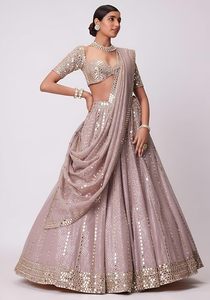 Elegante lehenga de gasa con cuentas, escote corazón y detalles recortados en rosa empolvado, diseño de corte A hasta el suelo. - Product Image 3