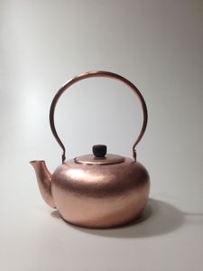 Luxury Copper Kettle For Boiling And Serving <b>Tea</b> With Elegant Hammered Surface And Timeless Vintage Charm - Product Image 6
