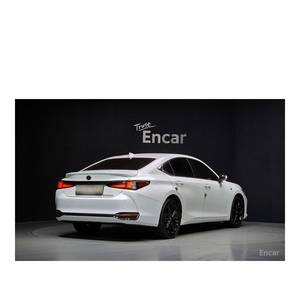 Lexus ES 2024 con Paquete de Diseño F-Sport, Volante a la Izquierda, Asientos de Cuero, Cámara Trasera, 49,133 km - Product Image 2