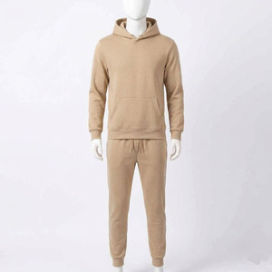Ensemble de survêtement personnalisé pour hommes avec logo – Hoodie minimaliste et pantalon de jogging fuselé – Tenue de sport confortable – Fournisseur en gros et fabricant - Product Image 2