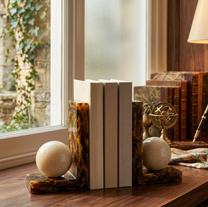 Porte-livres décoratifs en résine personnalisés en forme de L, vente en gros, support de livres décoratif pour décoration de table de luxe - Product Image 3