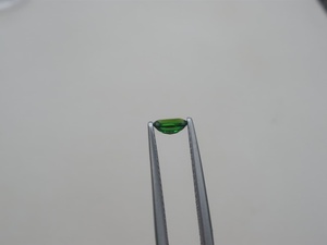 Diopsido Verde Cromado Ovalado, Gema Suelta Facetada de 5x3mm - Product Image 2
