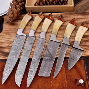 Juego de Cuchillos de Chef Damasco Hechos a Mano de Alta Calidad, con Hojas de Acero Damasco y Mangos de Madera, para Diestros, en Colores y Tamaños Personalizados - Product Image 2