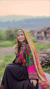 Robes décontractées pour femmes de haute qualité, à manches longues, en mousseline de soie, brodées à la main avec des miroirs, style ethnique vintage afghan Kuchi - Product Image 3