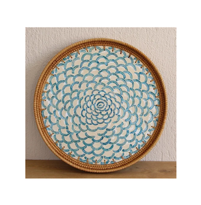 Plateau rond en nacre et rotin personnalisable, best-seller, pour le rangement des collations sur table, artisanat fait main avec poignée. - Product Image 2