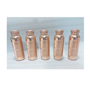 Contenant d'hydratation en cuivre antique, conçu pour l'eau potable naturelle, favorisant une vie saine et une esthétique durable, avec une fonctionnalité domestique durable. - Product Image 5