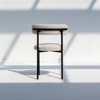 Chaise de salle à manger Vandana Zentrix Optima Boucle avec un design ergonomique moderne et un confort premium
