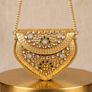 กระเป๋าคลัทช์ปักลายเคลือบทอง AL MALIK CRAFT สีแดงประดับด้วยหิน Kundan งานเลียนแบบโบราณ ดีไซน์แบบชาติพันธุ์ ของขวัญงานแต่งงานอุตรารัฐปัญจาบ - Product Image 2