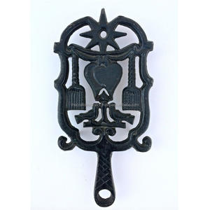 <b>Lightweight</b> Metal Trivet With Pattern Perfect For Modern Kitchens And Contemporary Tabletop Design - Product Image 4