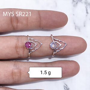 แหวนเงินแท้ 925 ประดับทับทิมสีชมพูธรรมชาติแบบคลาสสิก ไม่ผ่านการอบความร้อนหรือการปรับแต่ง  ฝังแบบ Bezel  งานแฮนด์เมดอย่างประณีต เหมาะสำหรับวันครบรอบแต่งงาน - Product Image 1