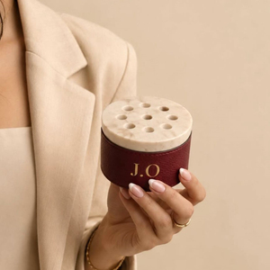Quemador de Incienso de Resina con Logotipo Personalizado, Porta Incienso Redondo de Cuero PU Portátil con Tapa y Orificios, Regalo de Lujo Personalizado - Product Image 4