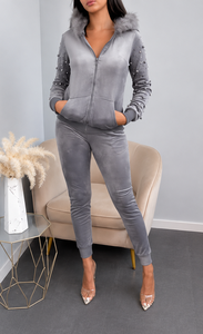 Vente en gros sur mesure Ensemble de survêtement 2 pièces pour femme en velours noir avec sweat à capuche en fausse fourrure et pantalon de jogging perlé Fabricant de marque privée - Product Image 4