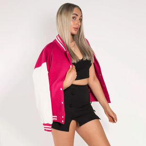 Chaqueta Varsity para Mujer, de Alta Calidad, Personalizada, Corta, Estilo Boxy, en Cuero Vacuno - Product Image 2