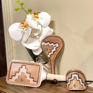 Vente chaude véritable cuir usiné gravé à la main 3 pièces brosse à cheveux miroir à main et bâton de cheveux ensembles de vanité femmes superbes cadeaux - Product Image 2