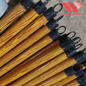 Palo de escoba de madera de eucalipto listo para cargar con revestimiento de PVC, cabeza de escoba de plástico, recogedor para limpieza del hogar, precio barato - Product Image 5