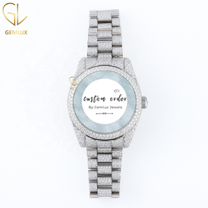 Montre Hip Hop de Luxe pour Homme avec Cadran Romain Entièrement Sertie de Diamants Moissanite D VVS Blancs, Date Automatique et Testeur de Diamants Inclus - Product Image 1