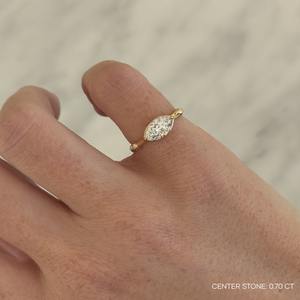 Bague tendance pour femme avec diamant de laboratoire taille marquise 2 carats, en or jaune 14 carats (4g), idéale pour mariage, fiançailles, cadeau ou soirée - Product Image 4