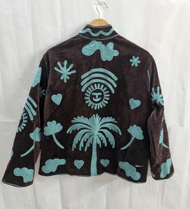 เสื้อแจ็คเก็ตกำมะหยี่ปักลายซูซานีสำหรับงานแต่งงานและงานเฉลิมฉลอง สไตล์เรโทรโดดเด่น โบโฮ อินเดีย งานฝีมือช่างฝีมือชาวอินเดีย เสื้อโค้ทแฮนด์เมด - Product Image 3