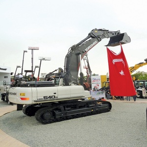 Excavatrice sur chenilles Hidromek 140C, 5 tonnes, pelle hydraulique avec moteur et pompe, machine de terrassement robuste pour la construction - Product Image 3