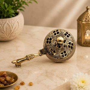 Quemador de incienso de latón hecho a mano con diseño de ventilación tallado para uso religioso, difusor de humo aromático estilo chino - Product Image 2