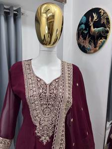 Ensemble de robe évasée brodée de sequins lourds, style Royalty intemporel - Product Image 4