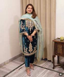 Conjunto étnico exclusivo de terciopelo, completamente cosido, listo para usar, con top, pantalón y dupatta, ropa tradicional de fiesta para mujer, conjunto de alta calidad. - Product Image 1