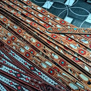 Cinturón Vaquero de Cuero Vacuno Rodeo International, Diseño Floral Azteca con Cuentas, Hebilla de Aleación con Diseño Artesanal, Longitud Personalizada - Product Image 4