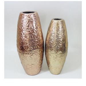 Elegante Florero de Aluminio Hecho a Mano, Estilo Art Deco, Ecológico, con Textura Única para Decoración de Hogar de Lujo y Celebraciones de Diwali - Product Image 4