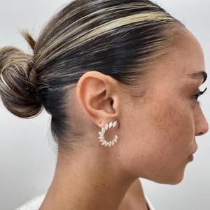 Pendientes de Aro con Diamantes de Corte Marquesa, Pendientes de Diamantes Cultivados en Laboratorio, Aros Abiertos de Oro Sólido, Joyería Fina y Elegante para Novias y Bodas - Product Image 4