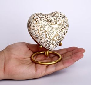 Urna Conmemorativa de Latón Real en Forma de Corazón para Guardar Cenizas, Diseñada con una Tapa Roscada Elegante y Duradera - Product Image 2