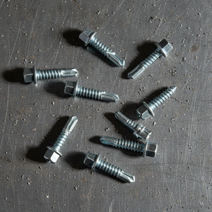 Tornillos de Construcción para Techos de Alta Resistencia - Rosca Autoperforante con Cabeza Hexagonal Galvanizada de 13-150 mm - Product Image 1