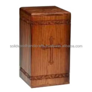 Boîte d'urne en bois faite à la main pour cendres humaines urnes funéraires pour hommes et femmes urnes de haute qualité - Product Image 1
