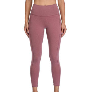 Leggings de sport personnalisés best-sellers pour femmes, taille haute, respirants, coupe ajustée, confortables, en spandex et nylon. - Product Image 1