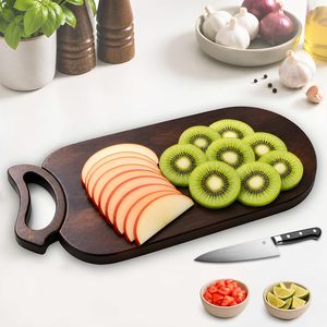 Planche à découper en bois de manguier KHATI HOUSE avec poignée |   Écologique et antibactérien |   Durable, léger et compatible lave-vaisselle |   42x19,5cm - Product Image 5