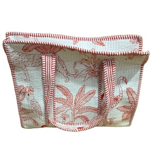 Bolso Tote Acolchado Hecho a Mano con Estampado Rojo y Blanco, Motivo de Animales y Aves, Bolso de Hombro de Tela, Ligero, para Uso Diario y Compras - Product Image 1