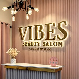 Letrero LED Personalizado LC para Negocios, Letrero Acrílico Retroiluminado, Logotipo de Marca Empresarial, Letrero LED Iluminado para Negocios, Salón de Belleza y Peluquería - Product Image 3