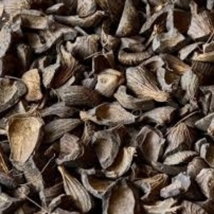 เปลือกปาล์มธรรมชาติอัดแท่งสำหรับปุ๋ยหมักในสวนเกษตร ปุ๋ยหมักในสวนผลไม้ และวัสดุปูรองพื้นสำหรับสัตว์ บรรจุภัณฑ์ก้อน 20 กก. จากออสเตรีย - Product Image 2