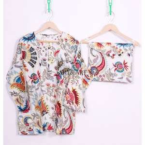 Conjunto de Pijama de Algodón Elegante de Alta Calidad Hecho a Mano en India para Mujer, Estampado Floral, Regalos para Damas de Honor, Personalizable - Product Image 2