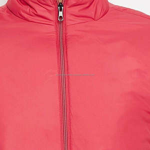 Chaqueta Varsity de Invierno con Cuerpo de Lana, Mangas de Cuero y Cierre de Broches, Ideal para Eventos al Aire Libre - Product Image 2