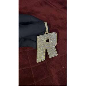 Pendentif lettre R en acier inoxydable plaqué or 18 carats avec micro-incrustation de moissanite, bijoux de mode hip-hop unisexe, breloque certifiée IGI - Product Image 1
