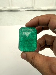 พลอยมรกตสังเคราะห์ Rafay Gemstone Lab Grown Emerald 300-320 กะรัต สีเขียวผสม ขนาด 12 มม. พลอยเม็ดเดี่ยวจากราชสถาน สำหรับทำเครื่องประดับหรูหราและนักสะสม - Product Image 3