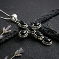 Pendentif Croix Vintage en Onyx Noir Naturel, Plaqué Argent Antique, Fait Main, Bijou Religieux en Pierre Précieuse, Cadeau Unisexe